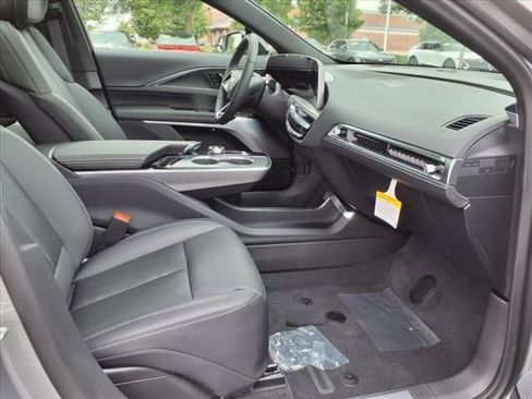 New 2025 Cadillac Lyriq Sport image 25