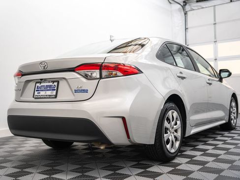 Used 2024 Toyota Corolla LE FWD image 5