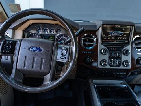 Used 2014 Ford F250 Lariat w/ Lariat Ultimate Package image 19