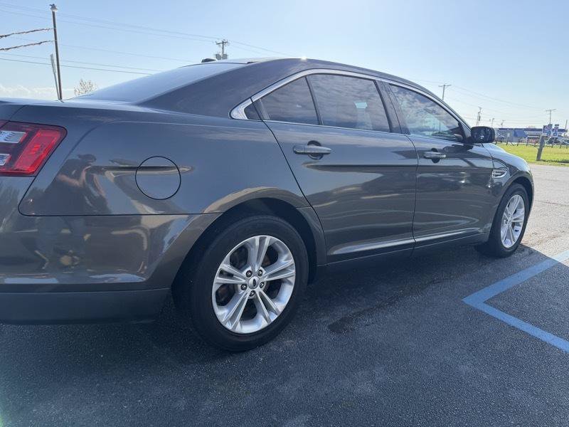Used 2017 Ford Taurus SE FWD image 36