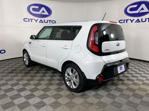 Used 2016 Kia Soul + image 5