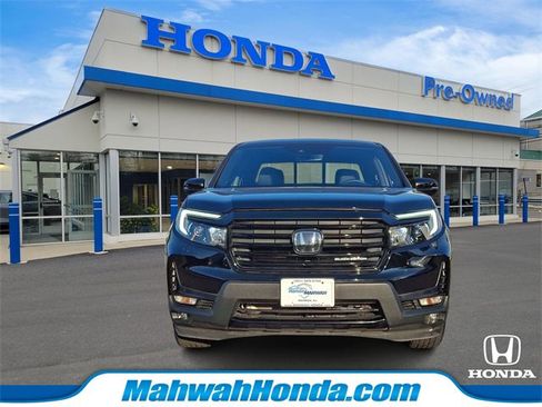 Certified 2022 Honda Ridgeline Black Edition image 2