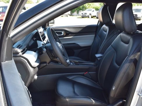 Used 2025 Jeep Compass Limited AWD/4WD image 29