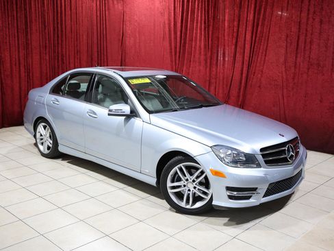 Used 2014 Mercedes-Benz C 250 Sedan image 2