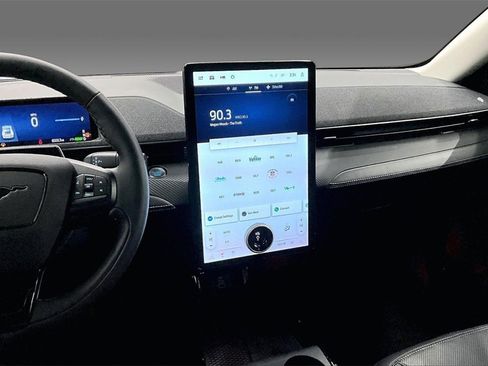 Used 2025 Ford Mustang Mach-E Premium image 3