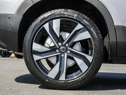 Used 2026 Volvo XC40 B5 Plus w/ Protection Package Premier AWD/4WD image 16