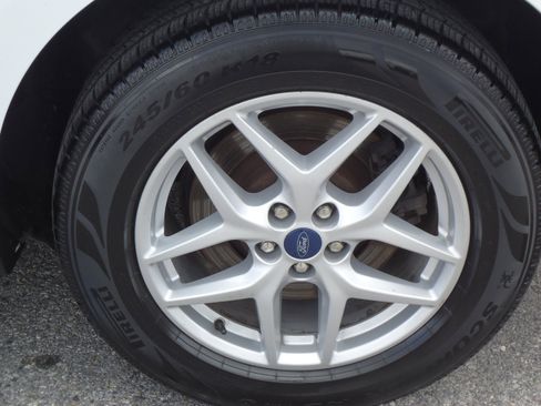 Used 2022 Ford Edge SEL w/ Convenience Package image 9