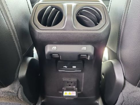 Used 2020 Jeep Wrangler Unlimited Sahara AWD/4WD image 15