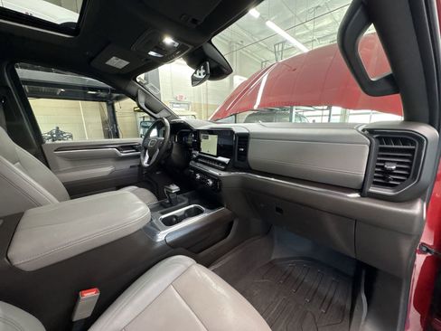 Used 2024 GMC Sierra 1500 SLT w/ SLT Premium Plus Package image 30