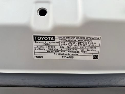 Used 2019 Toyota Camry XSE image 30