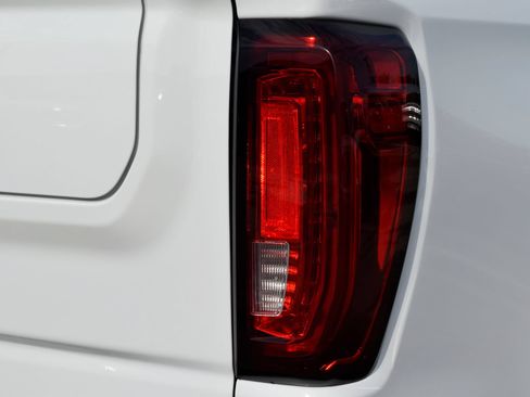 Used 2025 GMC Sierra 1500 AT4 w/ AT4 Premium Package AWD/4WD image 20