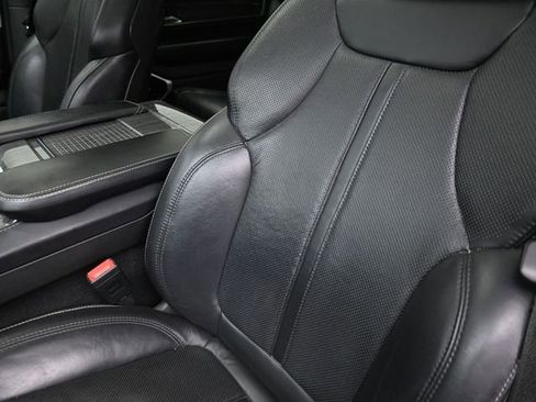 Used 2022 Jeep Wagoneer Series III w/ Premium Group I image 17