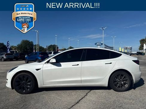 Used 2021 Tesla Model 3 Standard Range Plus RWD image 1