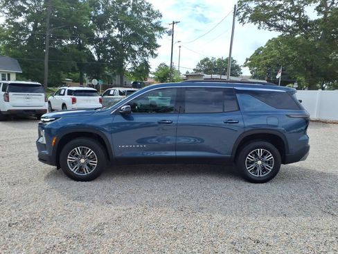 Used 2026 Chevrolet Traverse LT w/ Driver Confidence Package FWD image 4