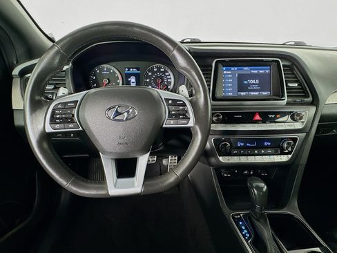 Used 2018 Hyundai Sonata Sport w/ Tech Package 05 FWD image 10