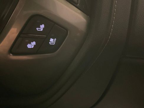 Used 2018 Chevrolet Silverado 1500 High Country image 22