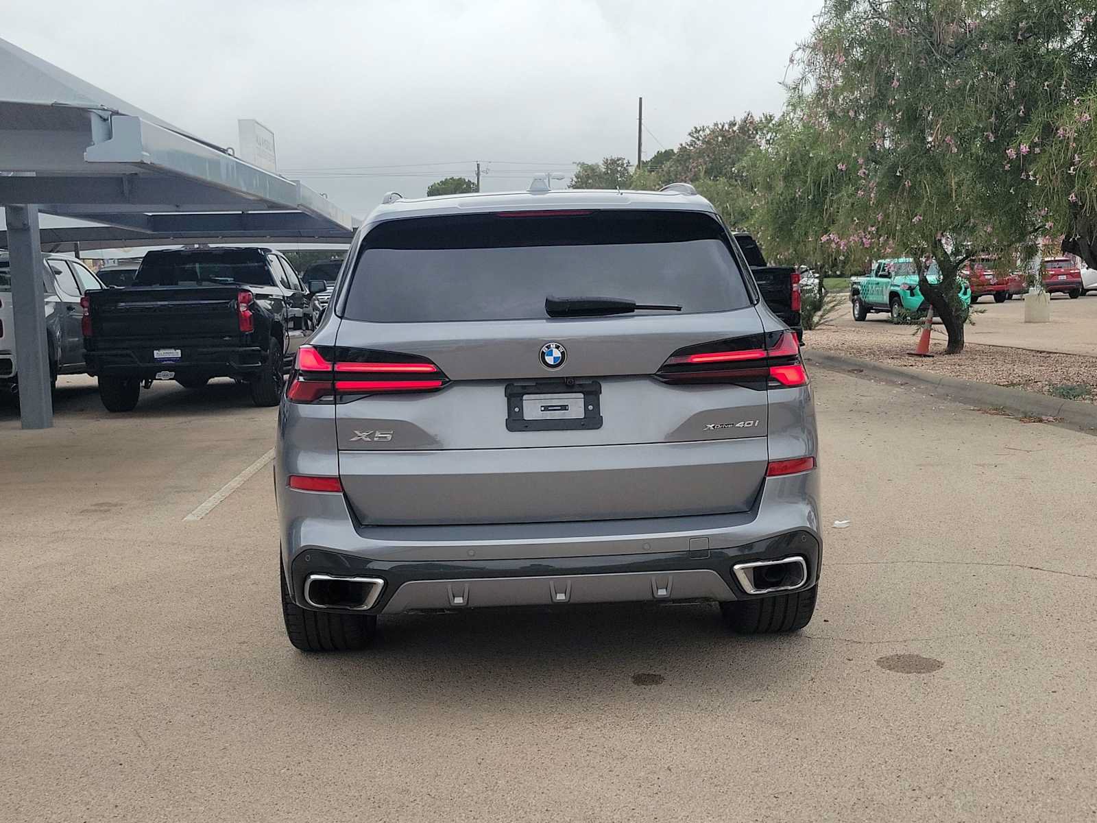 Used 2025 BMW X5 xDrive40i w/ M Sport Package AWD/4WD image 7