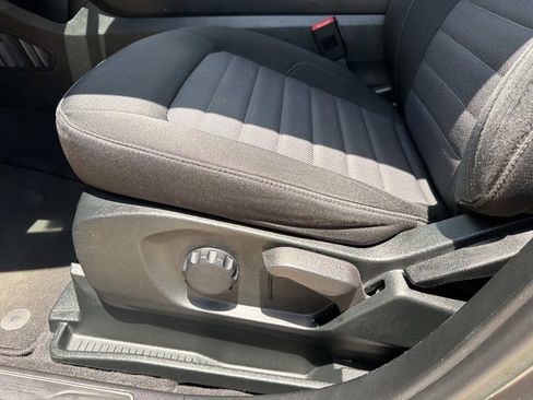 Used 2022 Ford Edge SE w/ Black Appearance Package AWD/4WD image 20