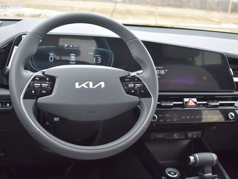 New 2026 Kia Niro EX image 19