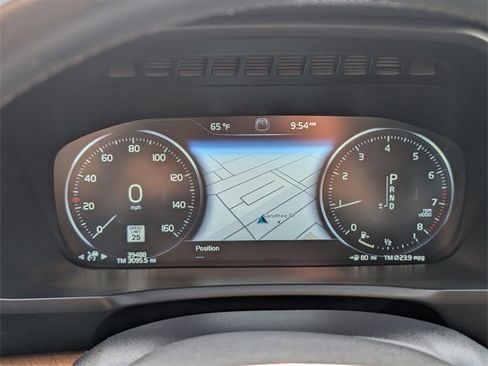 Used 2022 Volvo XC90 T5 Momentum w/ Climate Package image 18