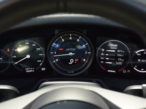 Certified 2022 Porsche 911 Targa 4 GTS AWD/4WD image 19