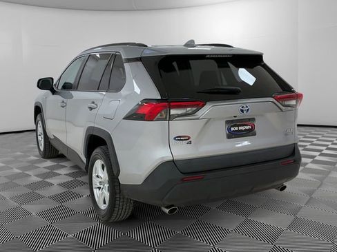 Used 2021 Toyota RAV4 XLE w/ Convenience Package image 5