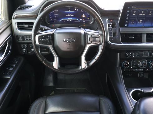 Used 2022 Chevrolet Suburban Z71 w/ Luxury Package image 11