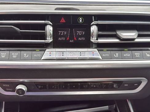 Used 2019 BMW X7 xDrive40i w/ Premium Package AWD/4WD image 28