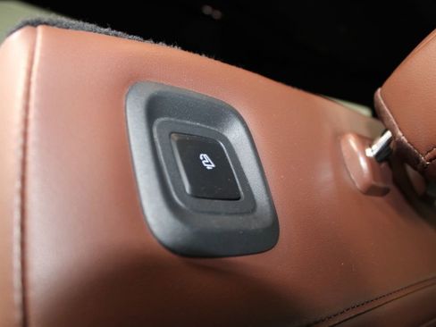 Used 2025 Lincoln Navigator Reserve AWD/4WD image 37