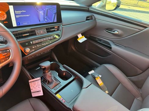 New 2025 Lexus ES 350 w/ Premium Package image 30