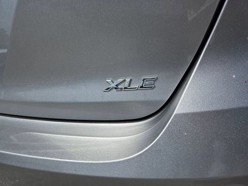 Used 2015 Toyota Venza XLE FWD image 16