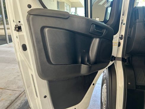 Used 2025 RAM ProMaster 2500 w/ Convenience Group FWD image 35