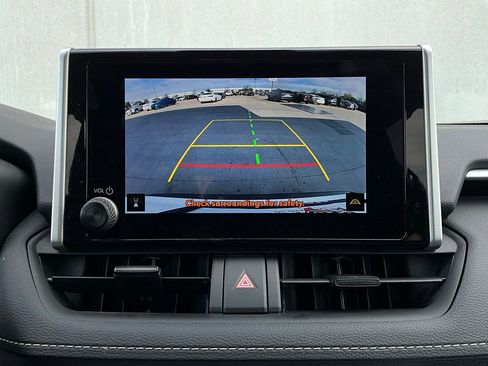 Used 2025 Toyota RAV4 XLE image 32