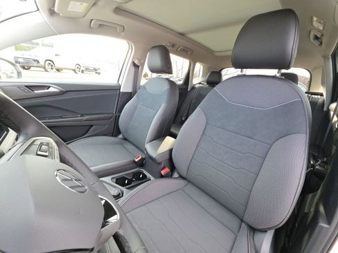 New 2026 Volkswagen Taos SE AWD/4WD image 11