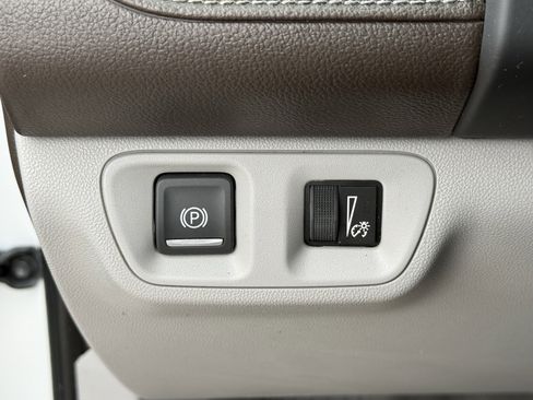 Used 2020 GMC Acadia SLE image 25