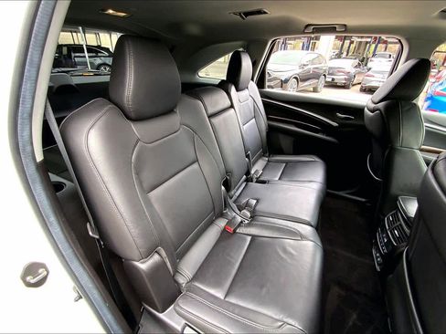 Used 2019 Acura MDX FWD image 18