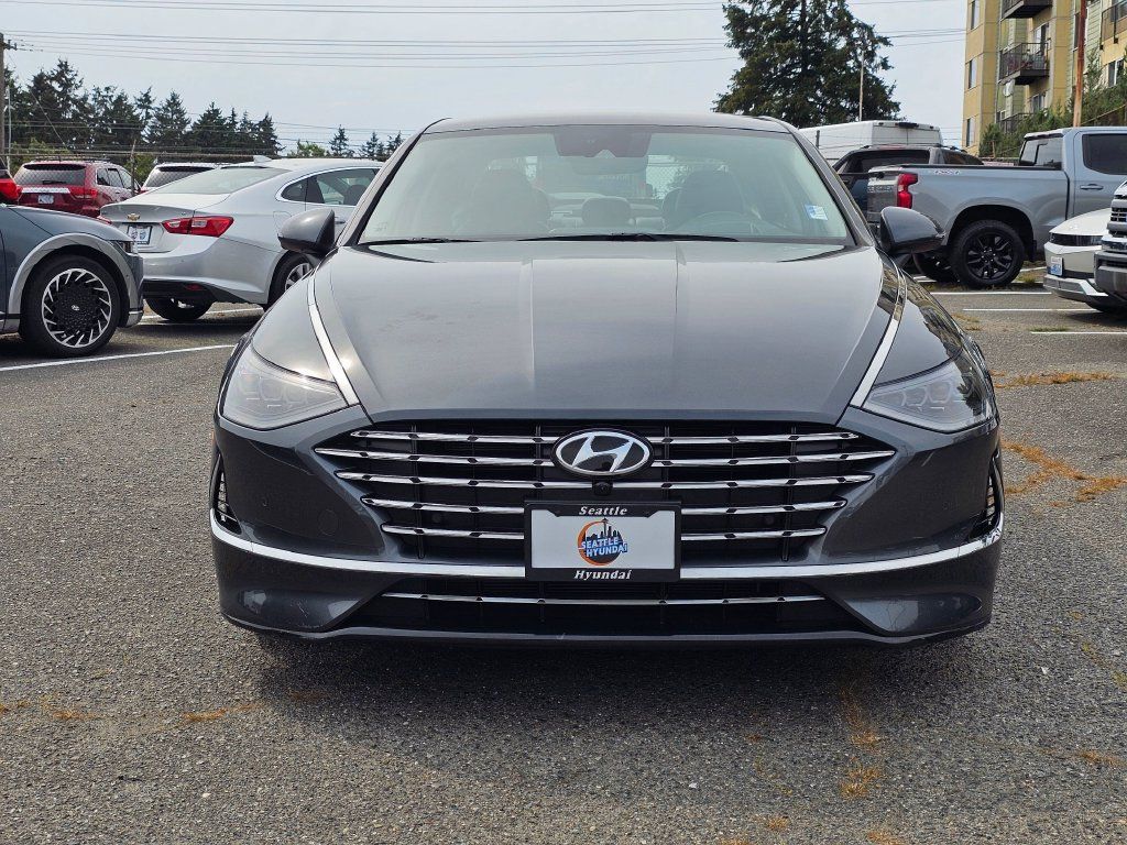 Used 2022 Hyundai Sonata Limited w/ Cargo Package FWD image 2
