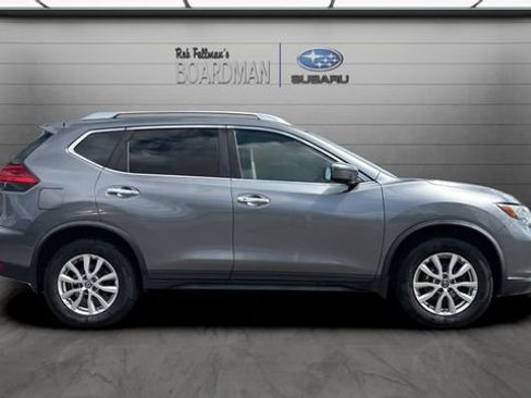 Used 2017 Nissan Rogue SV AWD/4WD image 3