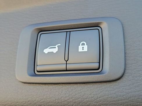 New 2026 Mitsubishi Outlander SE image 12