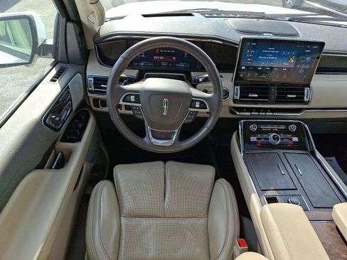 Used 2023 Lincoln Navigator L Reserve image 12