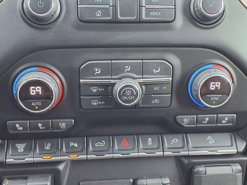 Used 2020 Chevrolet Silverado 2500 High Country w/ Technology Package image 19