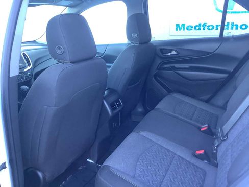 Used 2023 Chevrolet Equinox LT FWD image 12