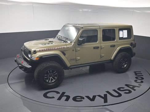 Used 2025 Jeep Wrangler Unlimited Rubicon AWD/4WD image 29