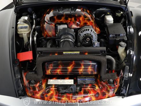 Used 2006 Chevrolet SSR w/ Preferred Equipment Group image 3