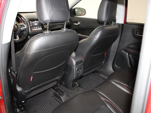 Used 2018 Jeep Compass Trailhawk w/ Leather Interior Group AWD/4WD image 26