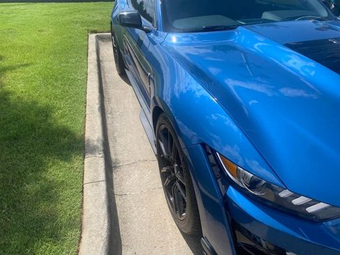 Used 2021 Ford Mustang Shelby GT500 w/ Technology Package RWD image 8
