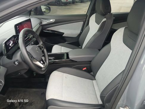 Used 2023 Volkswagen ID.4 Pro RWD image 11