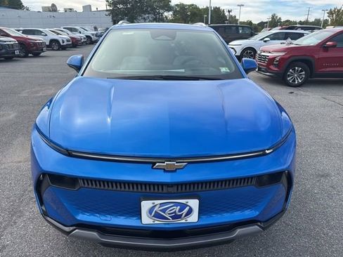 New 2025 Chevrolet Equinox EV LT w/ Convenience Package II image 2