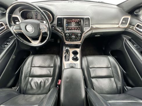 Used 2017 Jeep Grand Cherokee Overland w/ Jeep Active Safety Group image 15