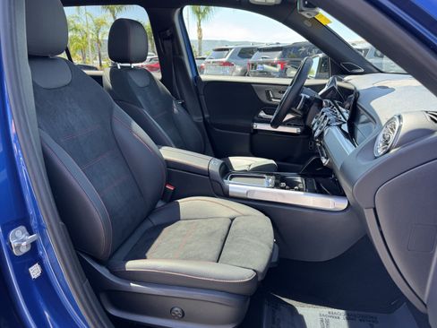 Used 2024 Mercedes-Benz GLB 250 image 36